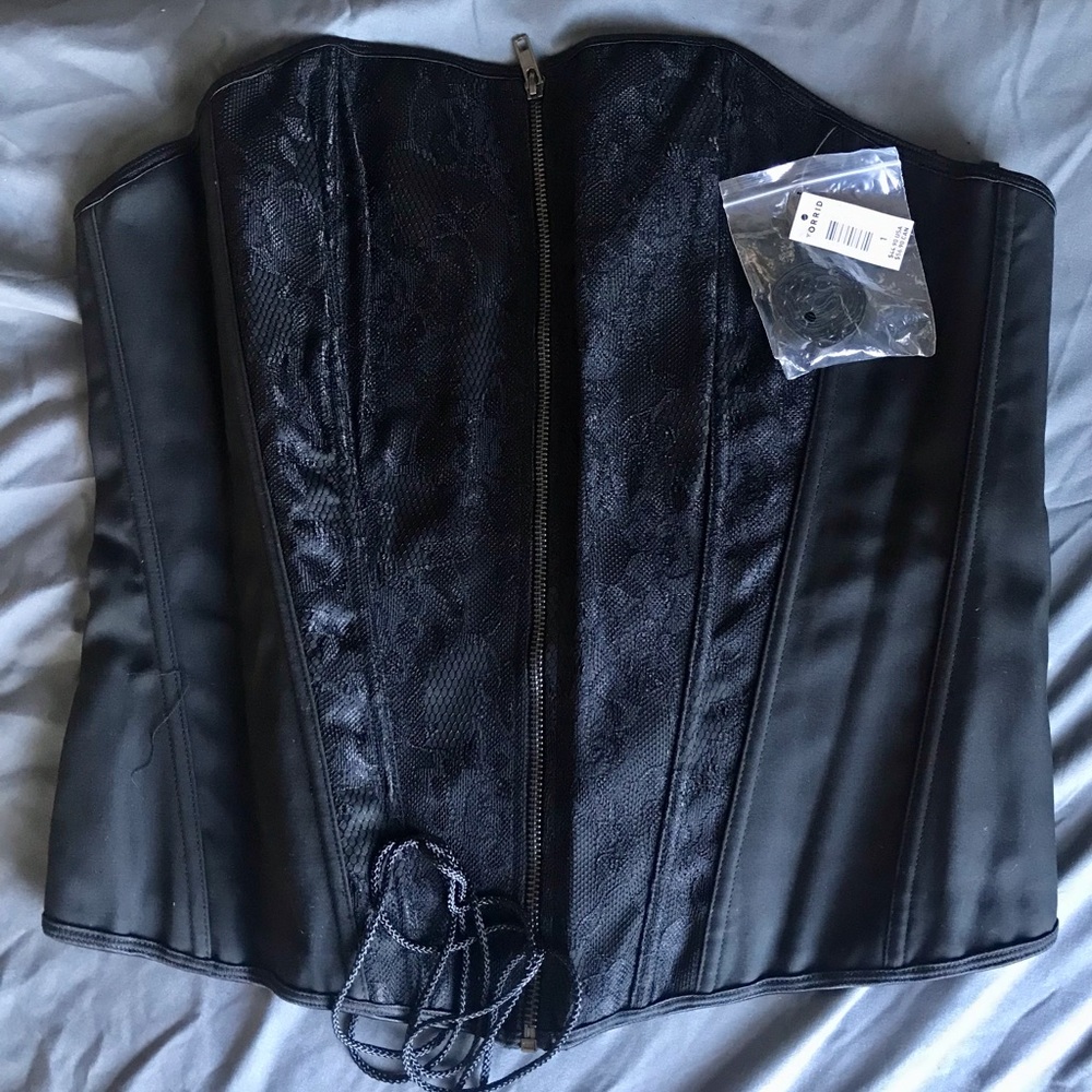 New Black Torrid Corset Top ( Size 1)